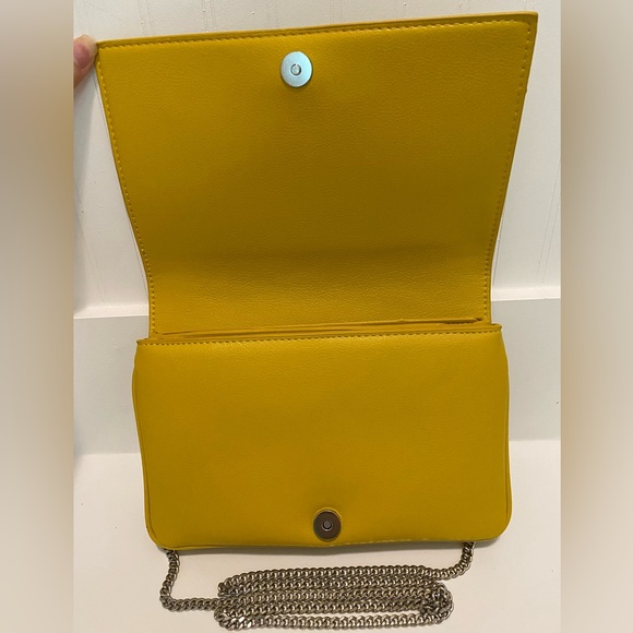 Zara - Picture 3 of 6